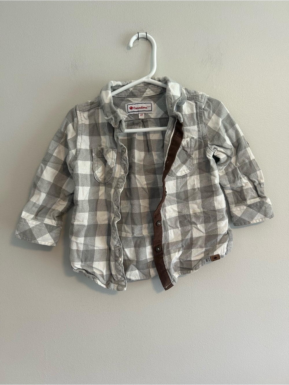 Canadian 2t Gray & White gingham Plaid button up long sleeve flannel Shirt